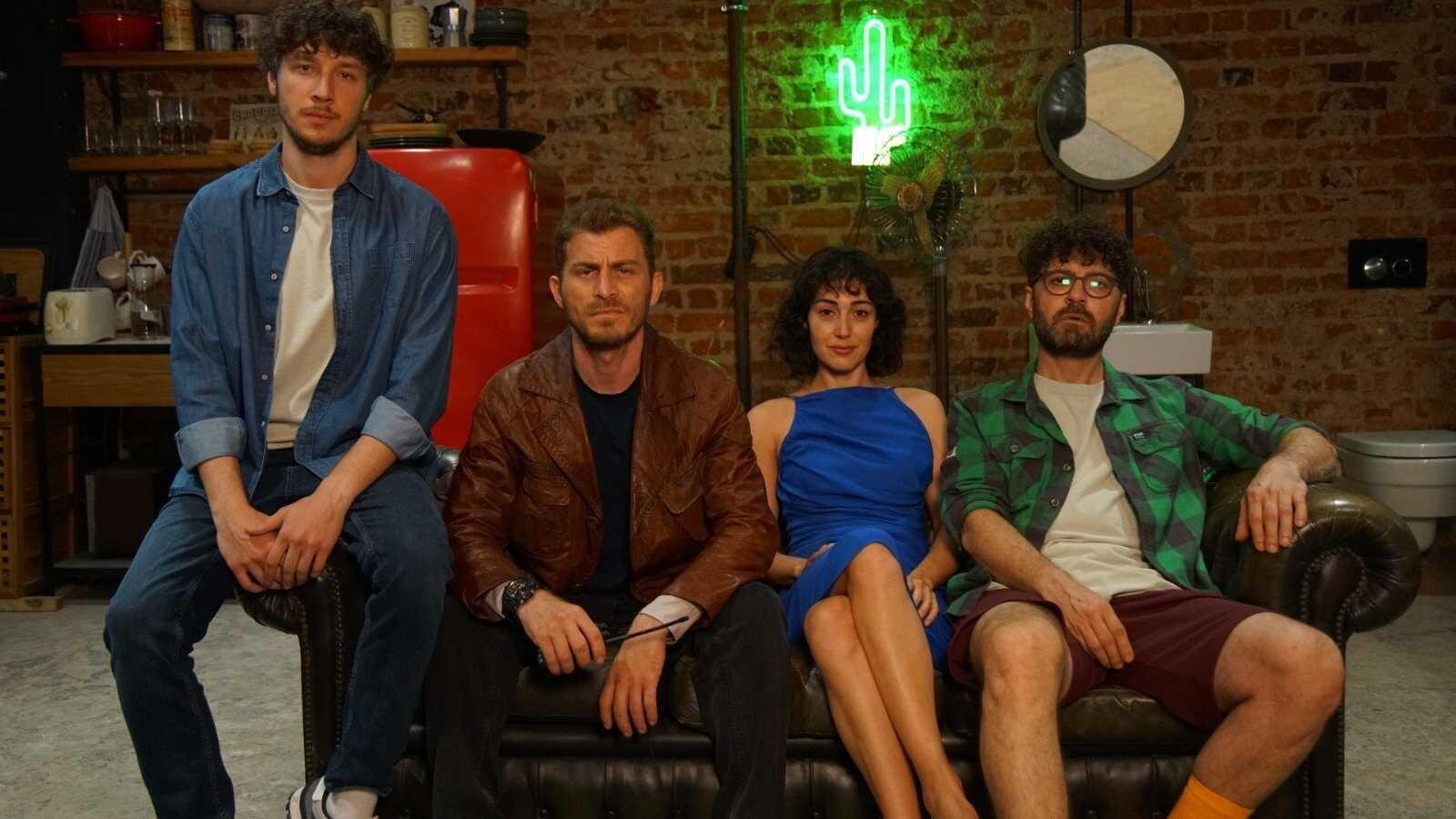 AR - مسلسل المعجبة مدبلج 0