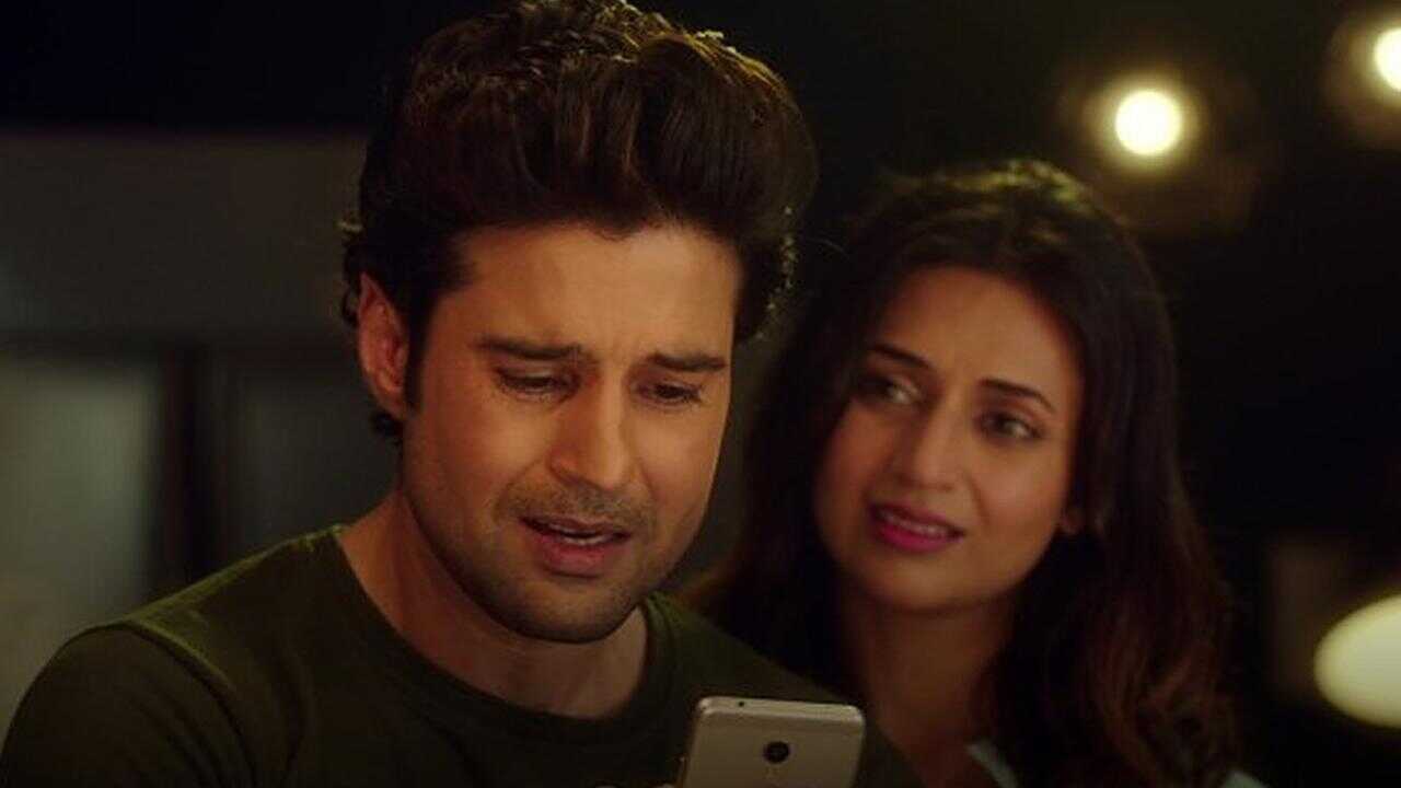 IN - Coldd Lassi Aur Chicken Masala 0