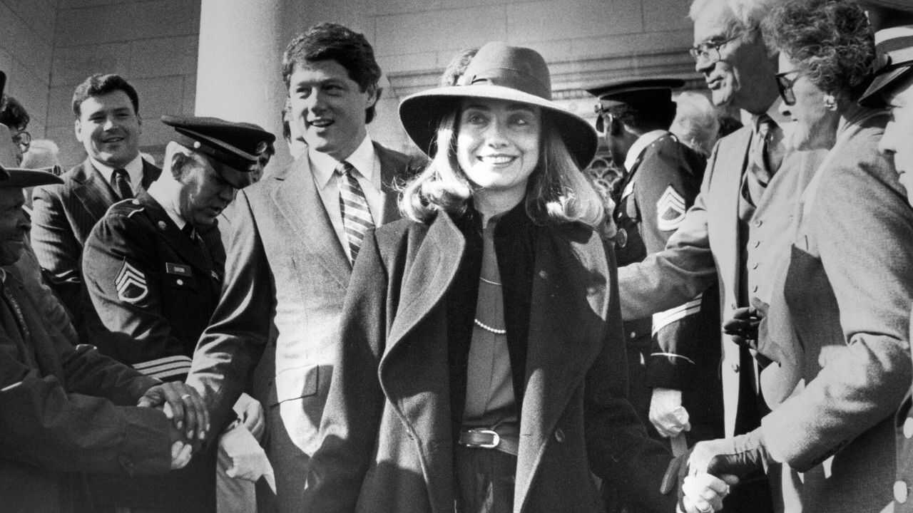 EN - Hillary (2020) 1