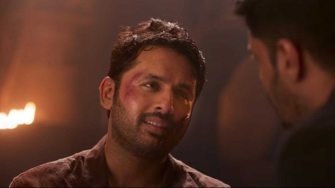 ఎక్స్‌ట్రా ఆర్డినరీ మ్యాన్ 0
