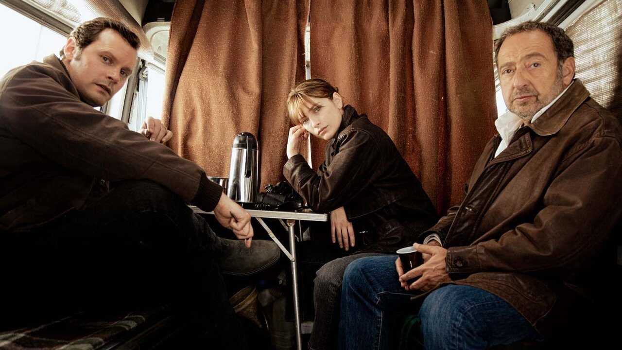 DE - The Lost Station Girls (2025) (FR) 0