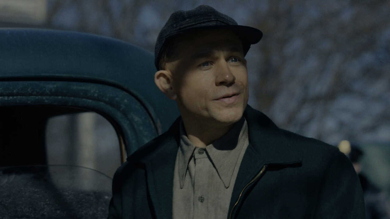 SC - Monster: The Ed Gein Story (2025) (US) 4