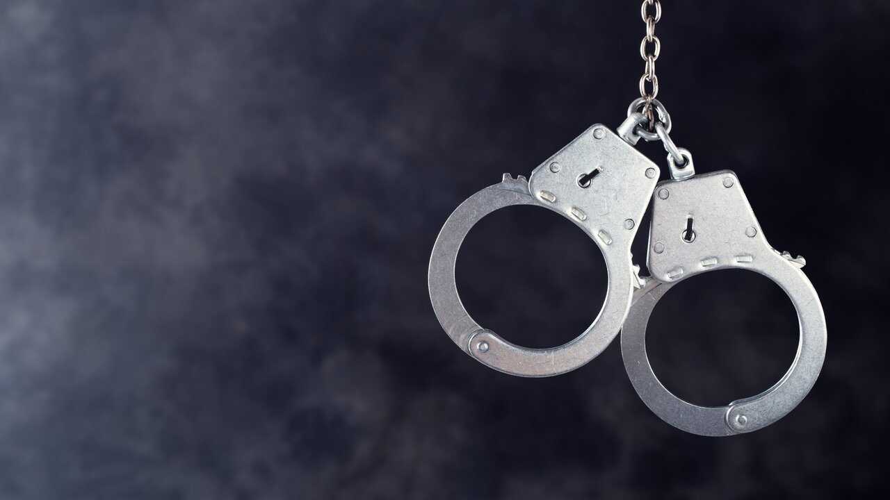 NF - Bad Surgeon: Love Under The Knife (2023) 4