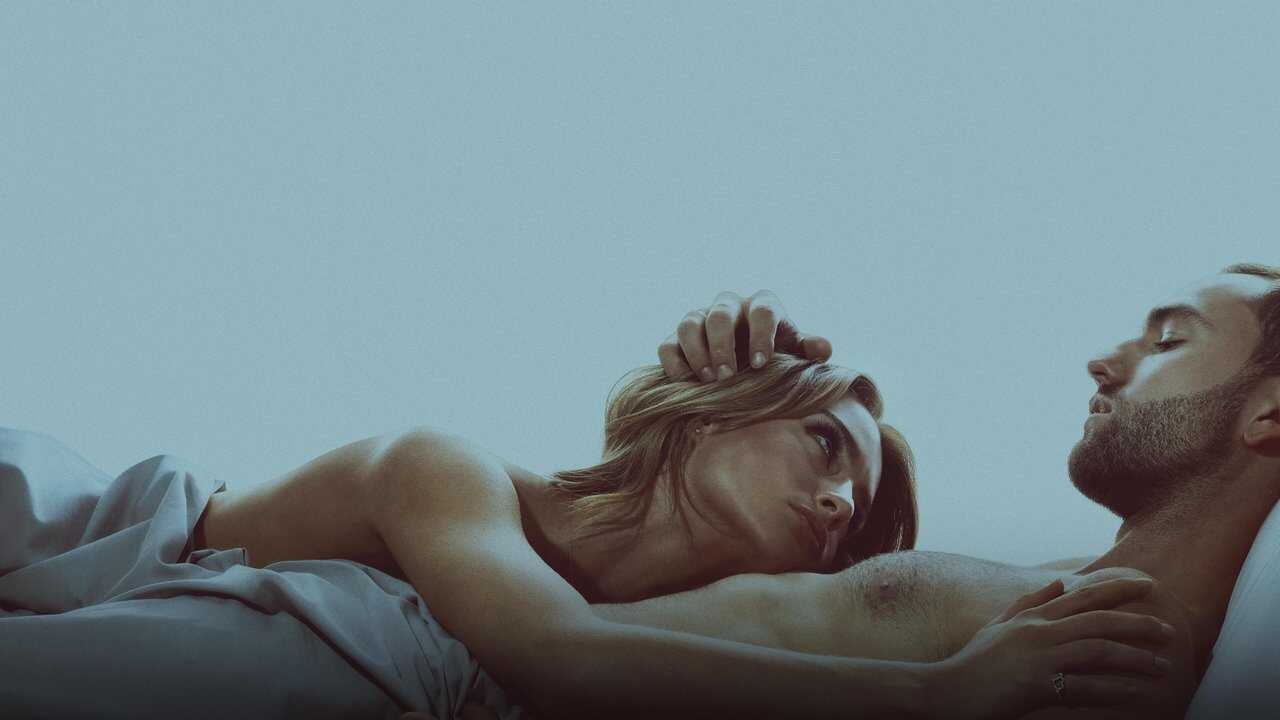 ES - Tell Me Lies (2022) 4