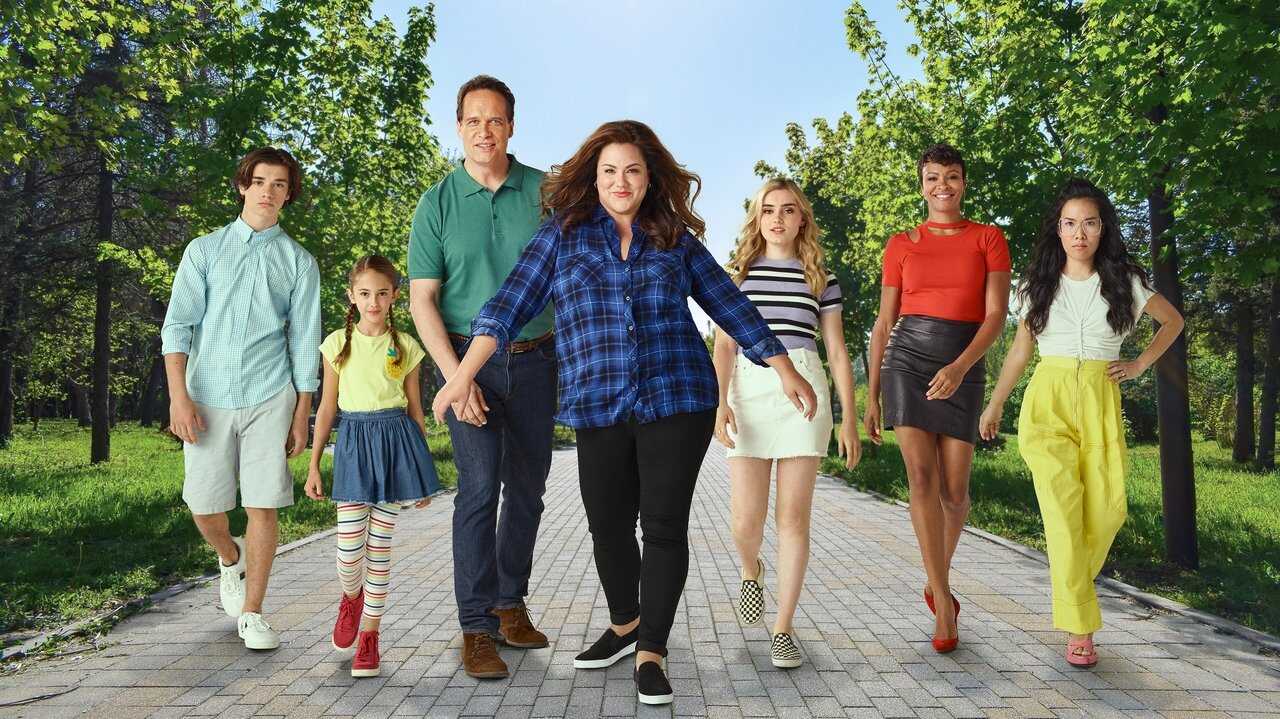 EN - American Housewife (2016) (US) 0