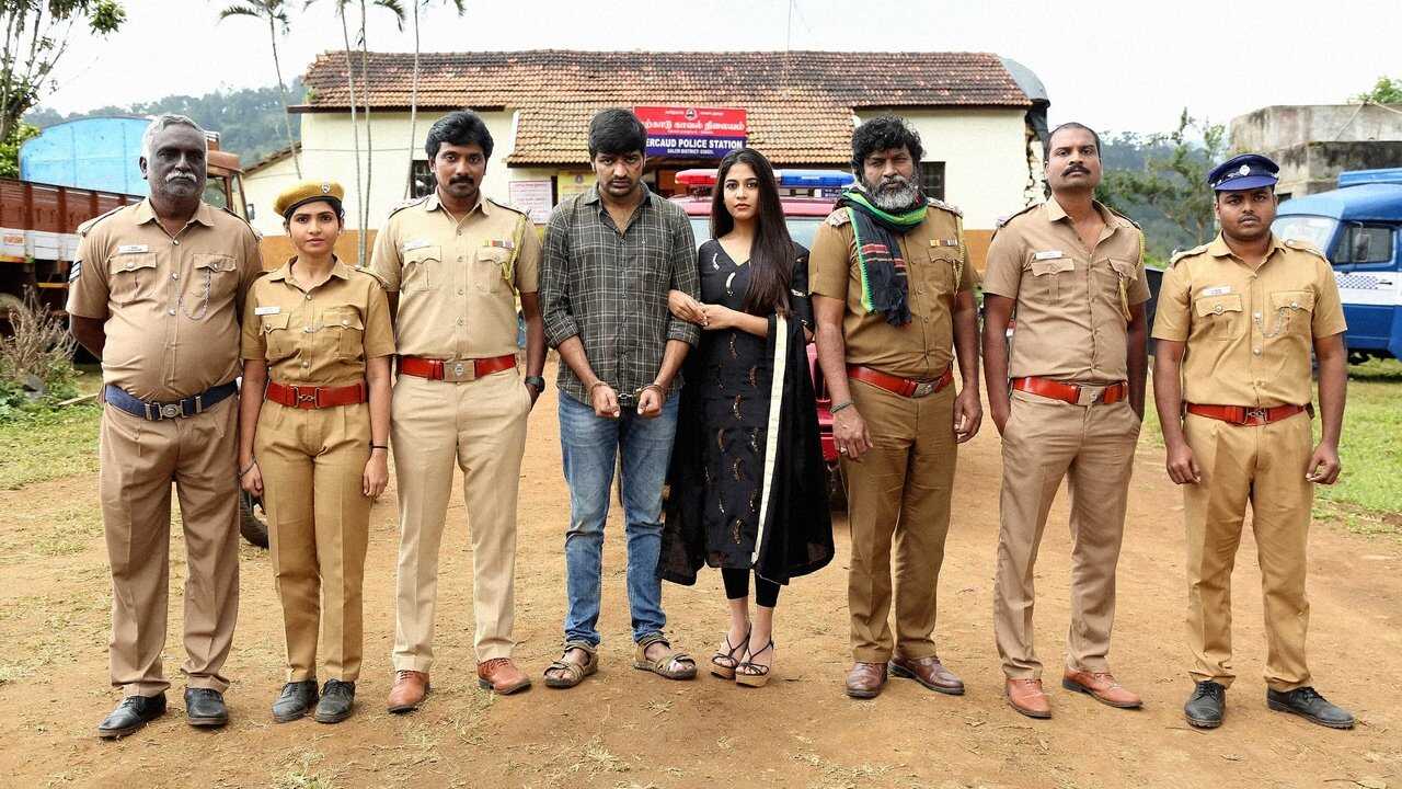 சட்டம் என் கையில் 0