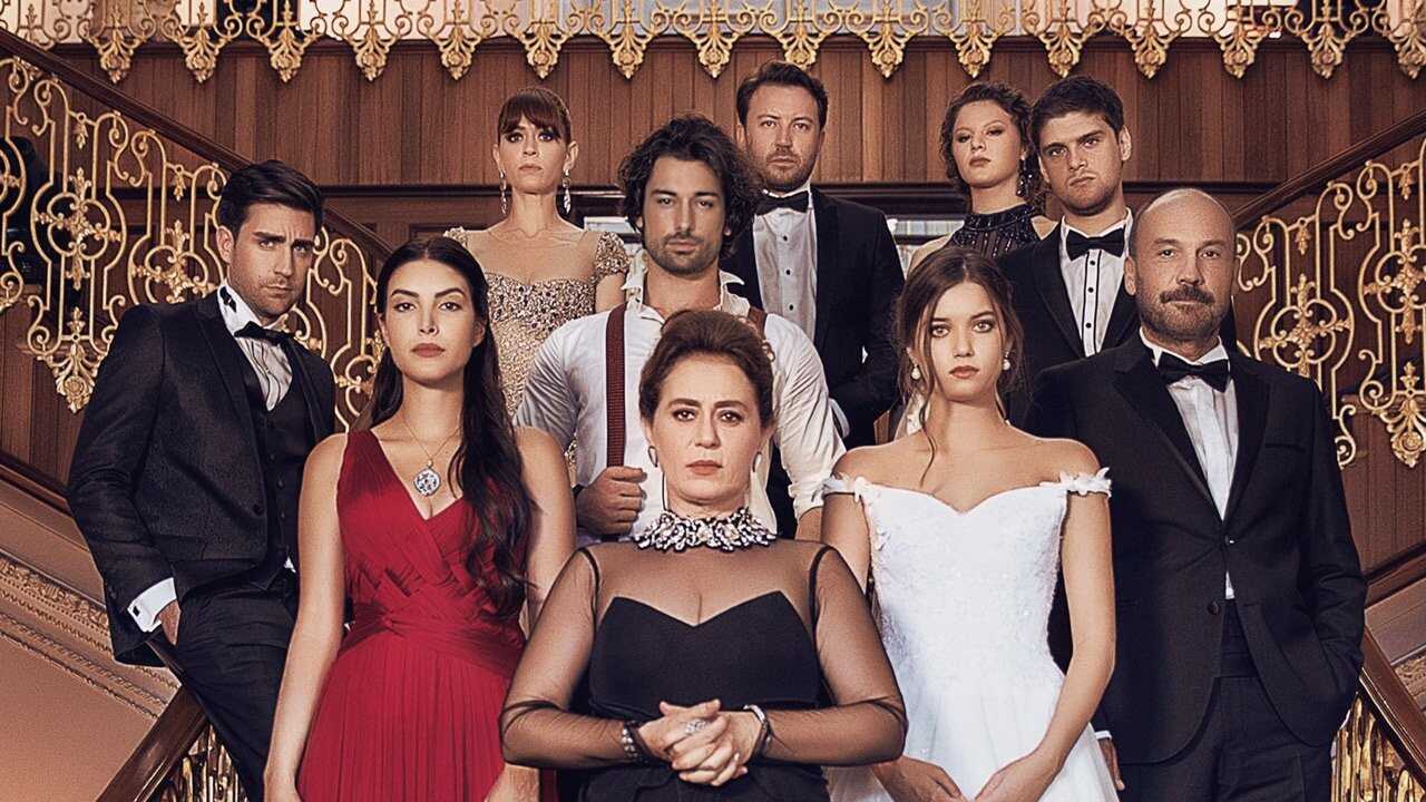 EX - Fazilet Hanim ve Kizlari / Gospođa Fazilet i njene kćeri (2017) 1