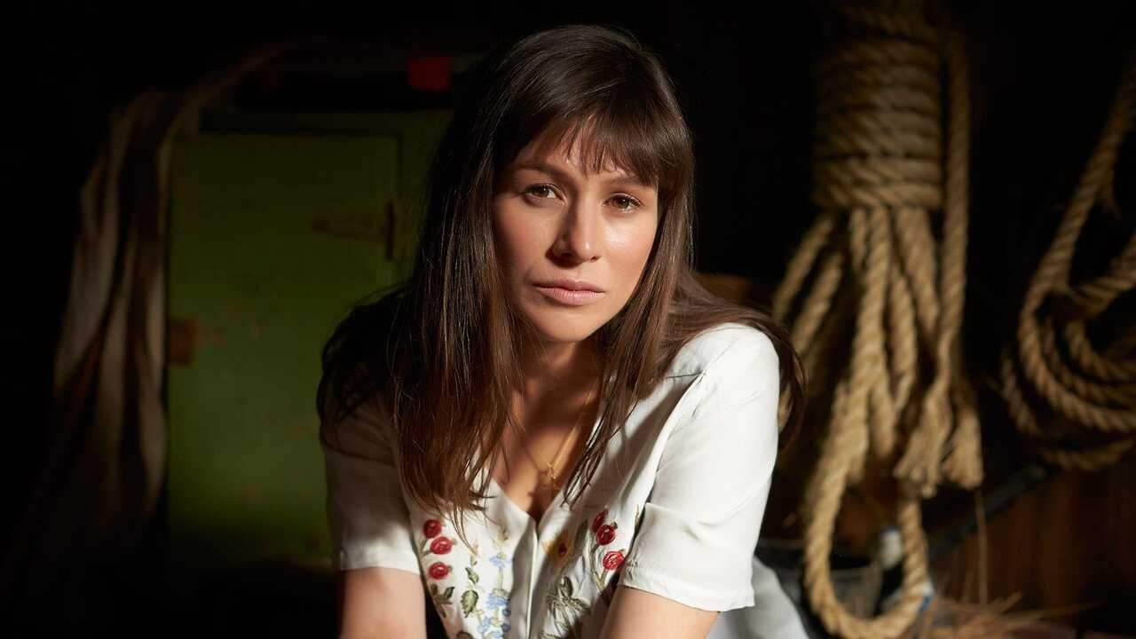 EX - Childhood's End (2015) 4