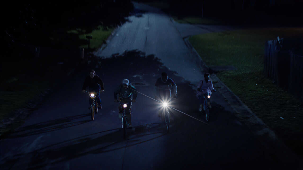 4K-SC - Stranger Things (2016) (US) 3