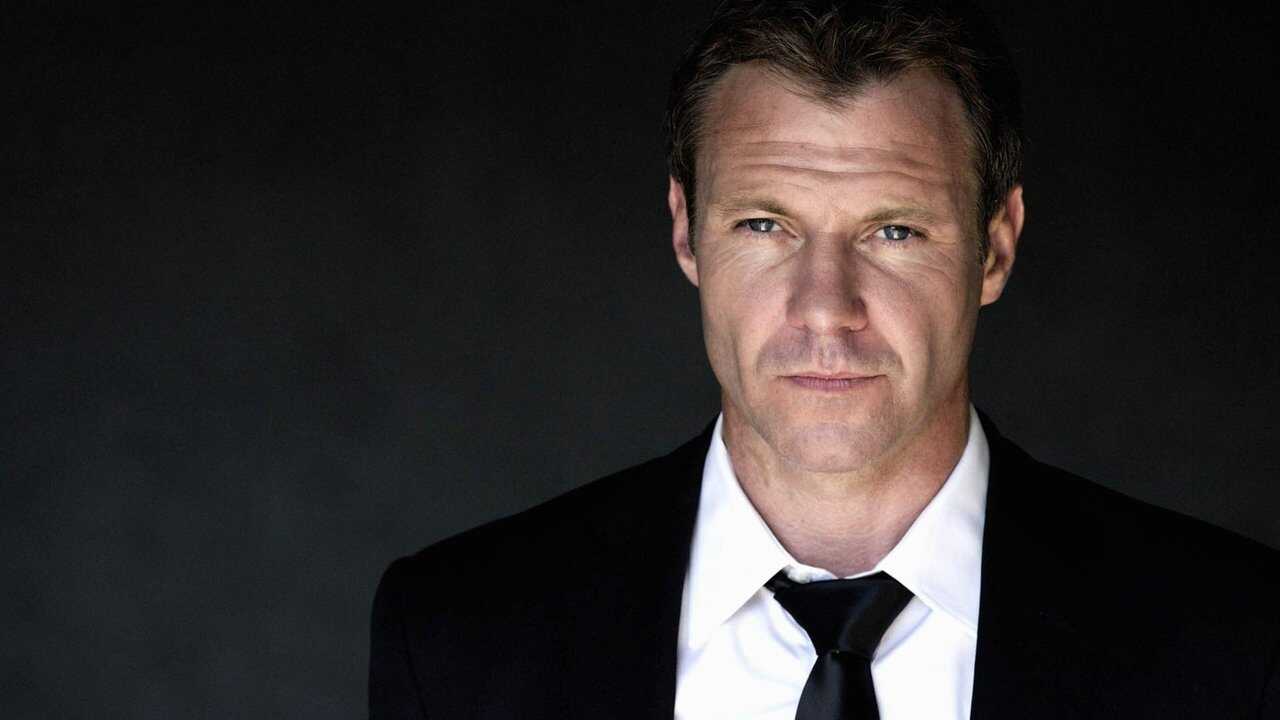 EX - Transporter: The Series (2012) 3
