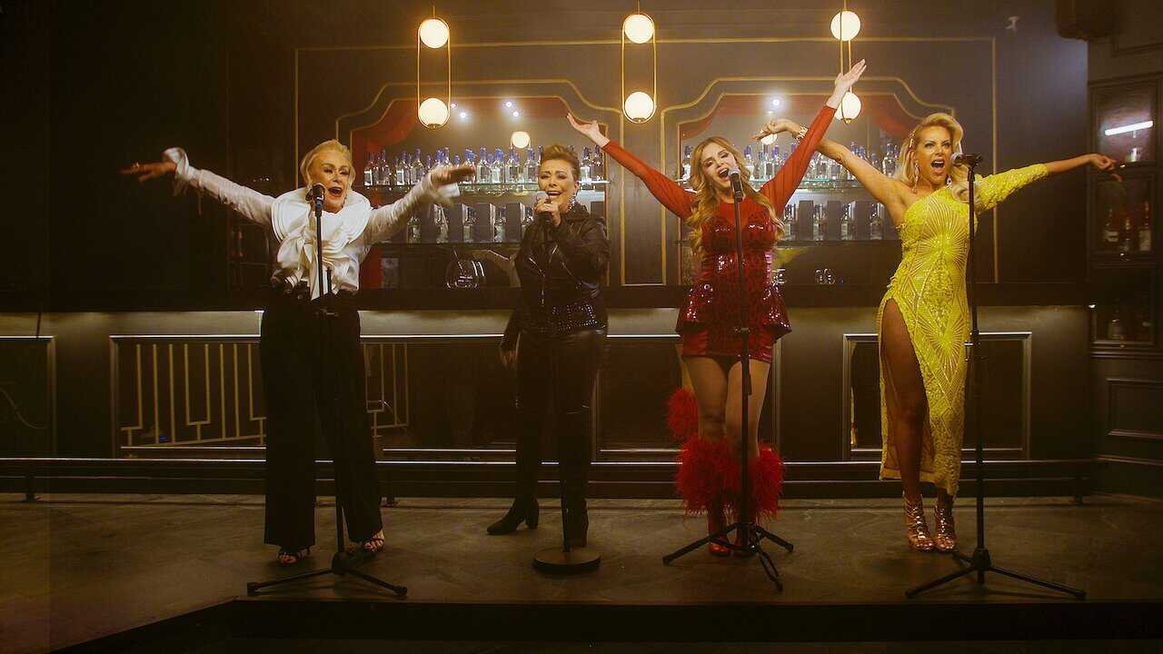 EN - Siempre Reinas, Forever Queens (2022) (MX) 0