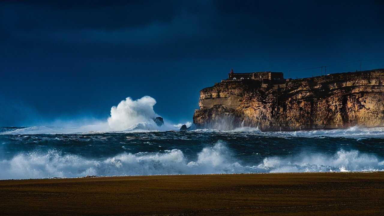 LAT - Una ola de treinta metros (2021) 2