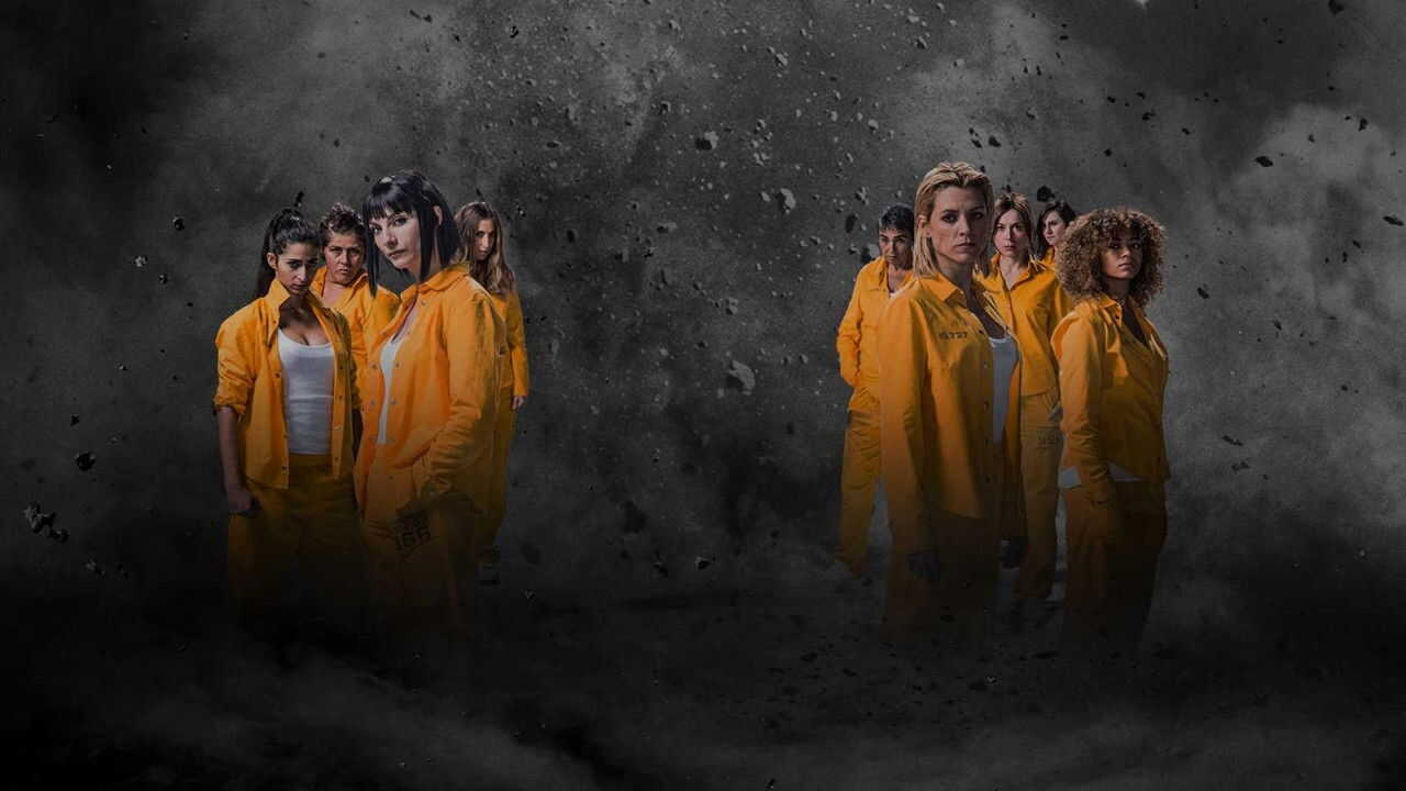 EN - Locked Up (2015) 4