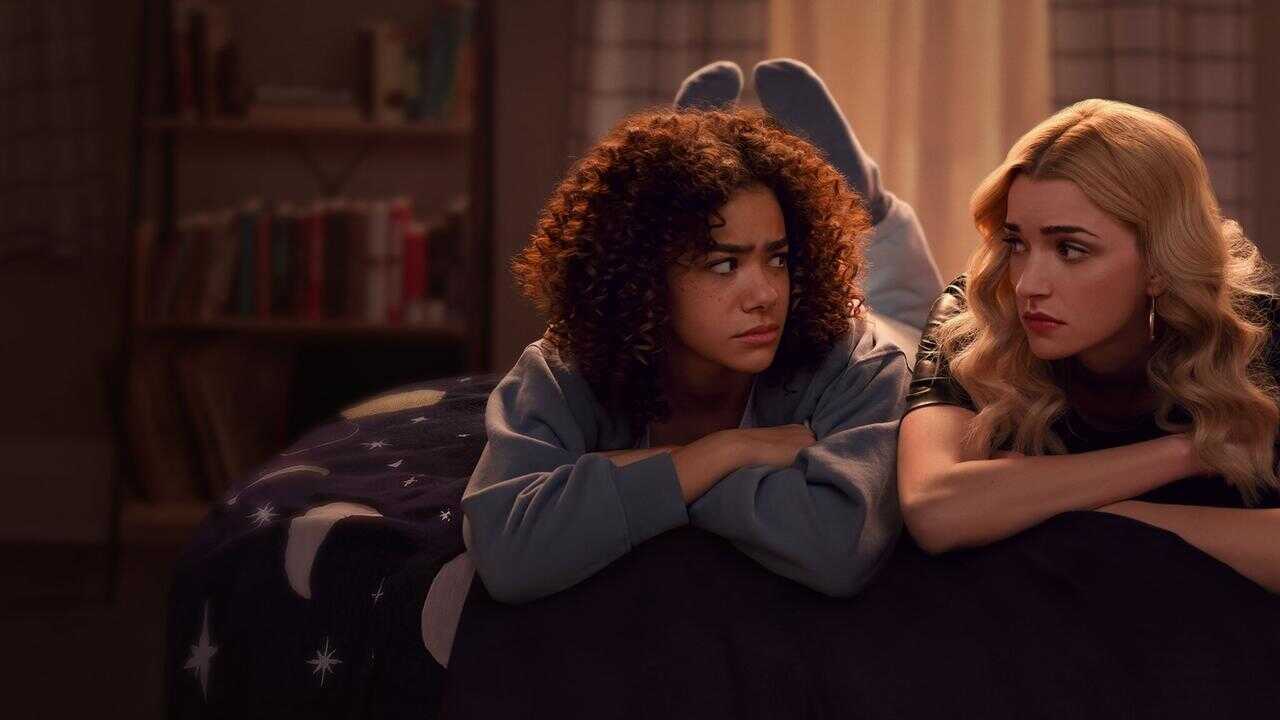 IN - Ginny & Georgia 0