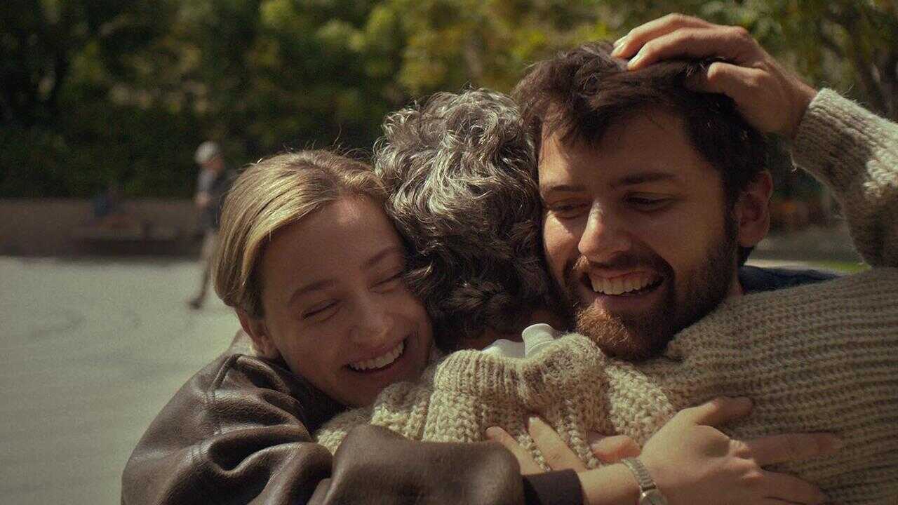 ES - Hal & Harper (2025) 0