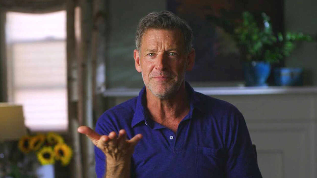 EN - Hey Beautiful: Anatomy of a Romance Scam (2025) (US) 4