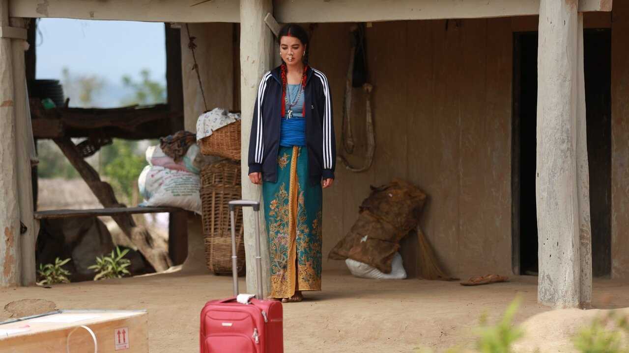 Czerwona walizka (2023) 0