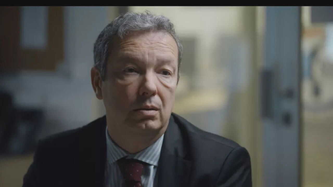 ES - Atentados de París: testigo crucial (2025) (FR) 3