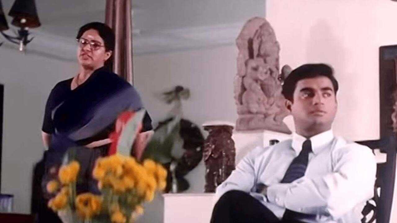 Paarthale Paravasam (2001) 0