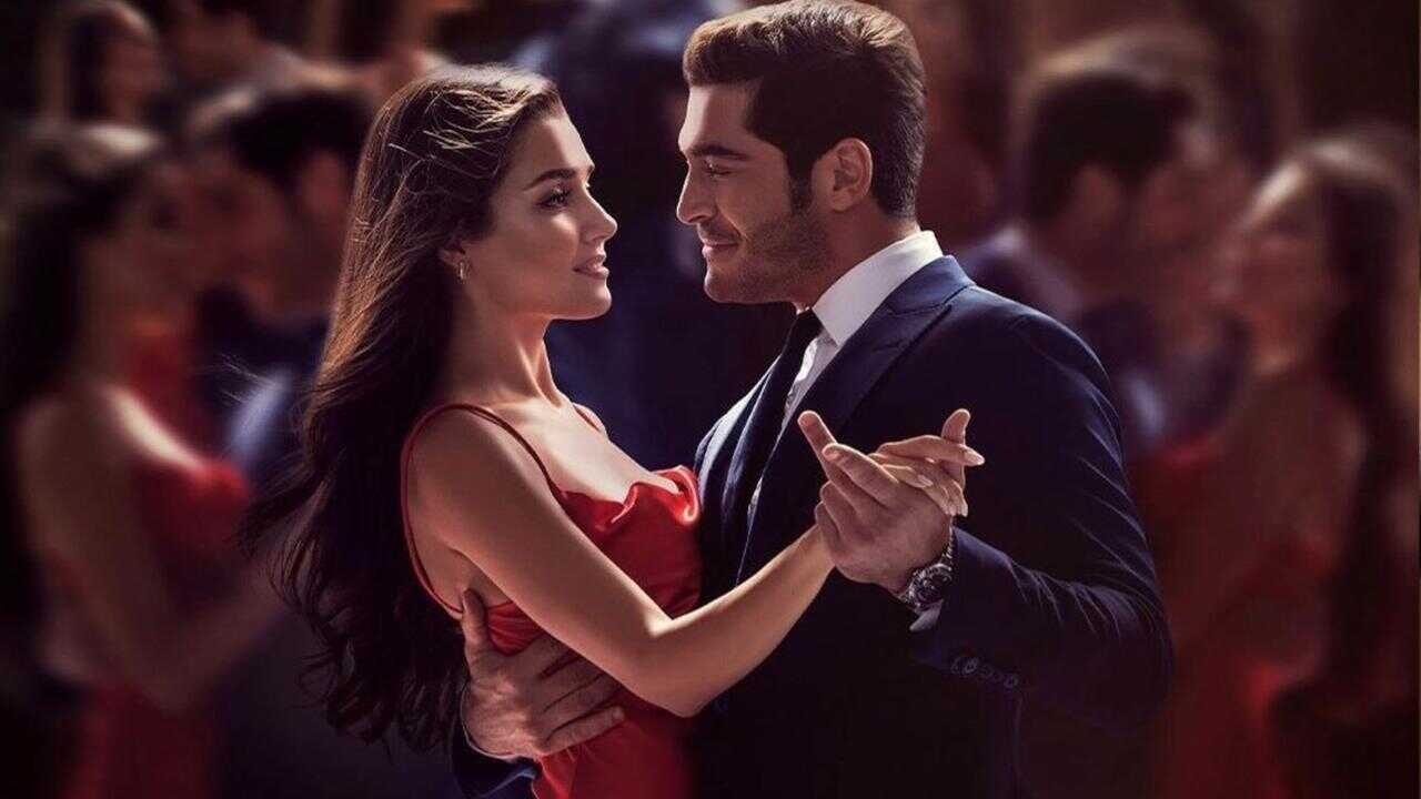 IR - Bambaska Biri یک آدم کاملا متفاوت (DUB) (2023) 2