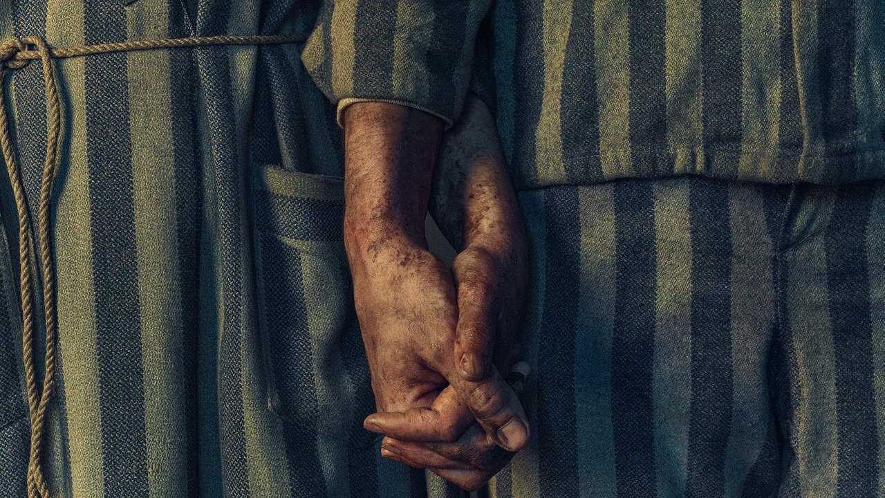 ES - El tatuador de Auschwitz (2024) 1