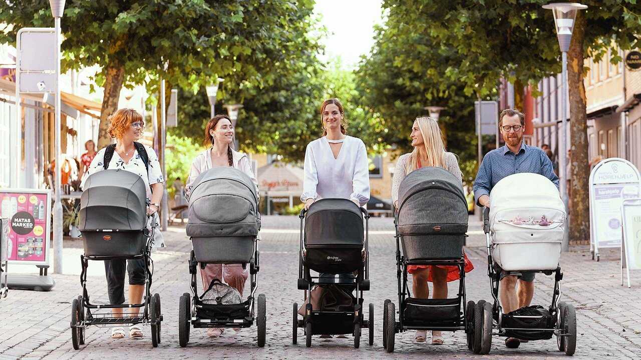 Mom Squad (2019) 0