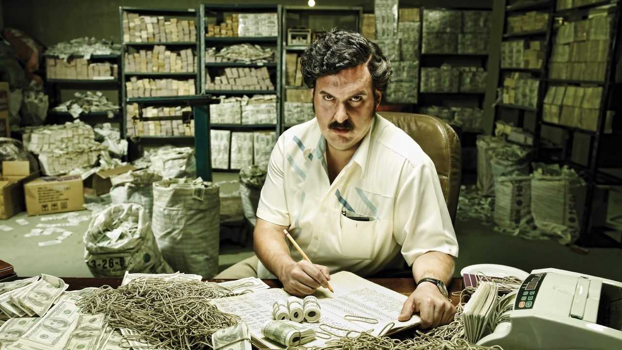 EX - Pablo Escobar: The Drug Lord (2012) 2