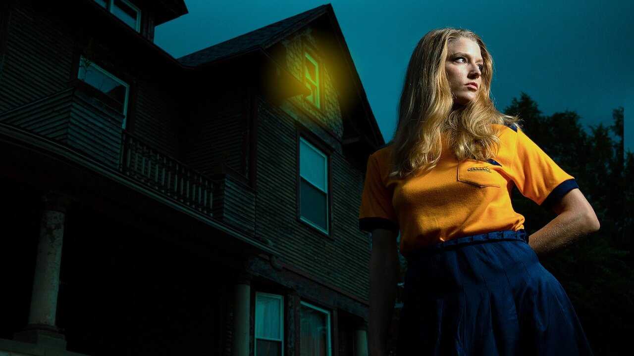 Girl on the Third Floor 0