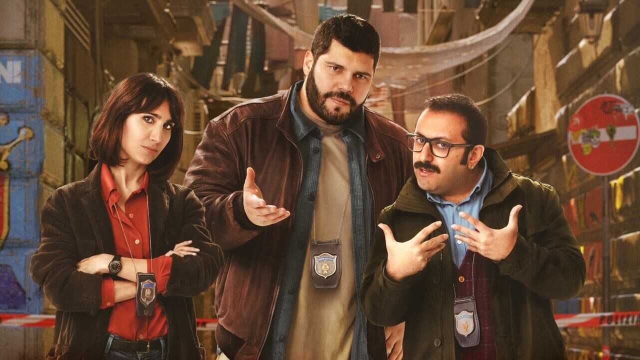 AR - Piedone - Uno sbirro a Napoli (2025) (IT) 0
