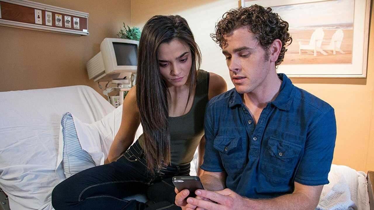 Acosada En La Red (2016) 0