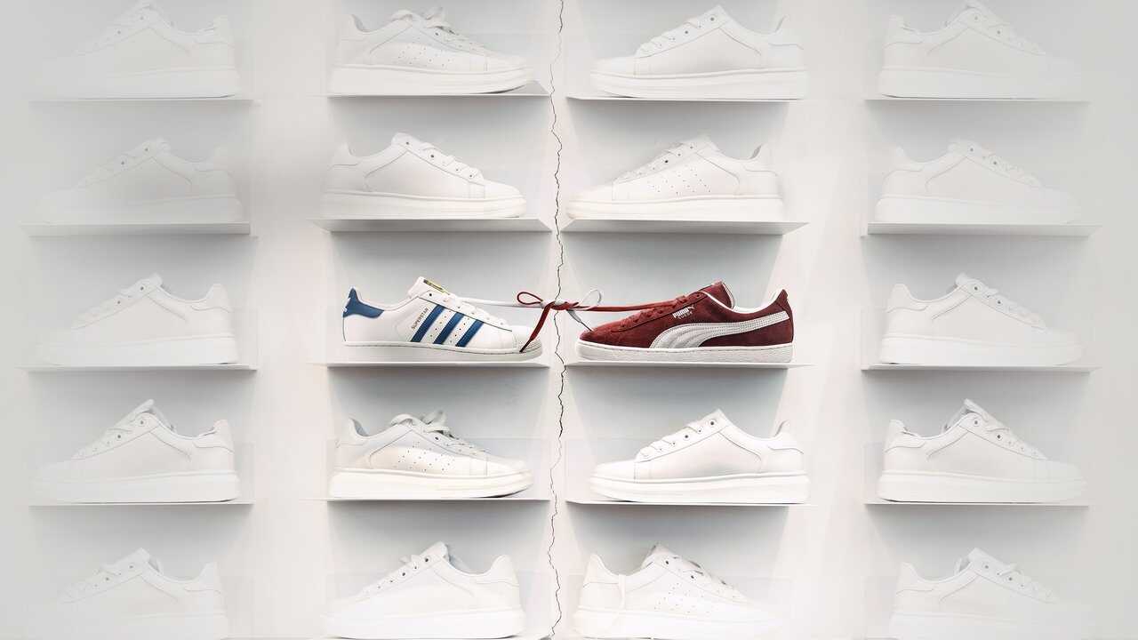 DE - Sneaker Wars: Adidas v Puma (2025) (GB) 1