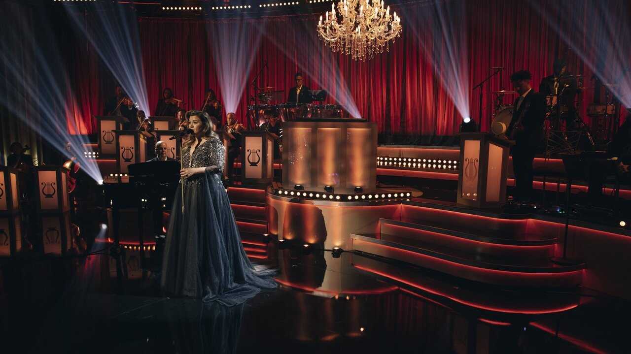 Kelly Clarkson Presents: When Christmas Comes Around 0