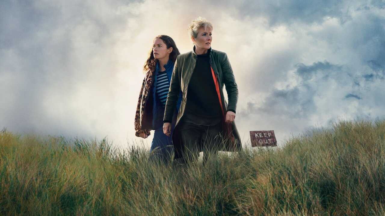 AR - Down Cemetery Road (2025) (GB) 4