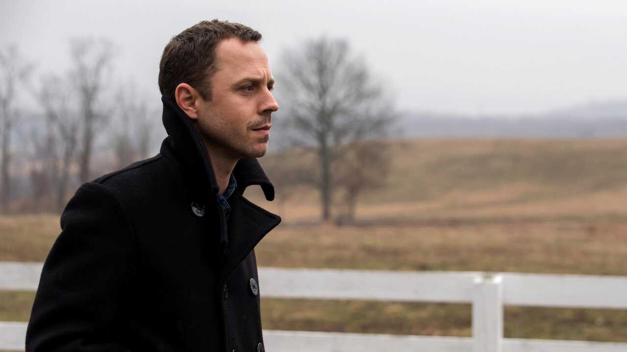EN - Sneaky Pete (2015) 2
