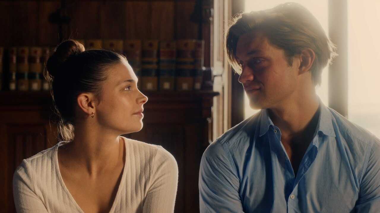 IN - Maxton Hall - The World Between Us 1