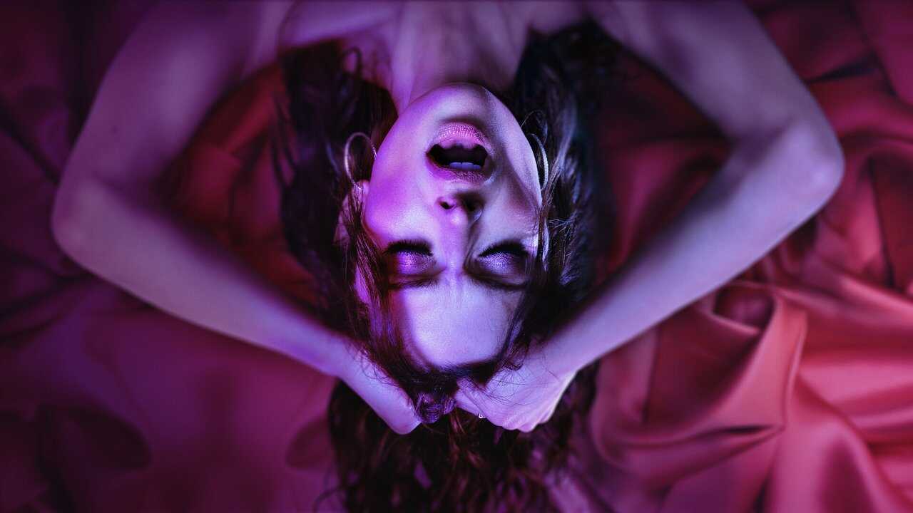 IN - Sex/Life 4