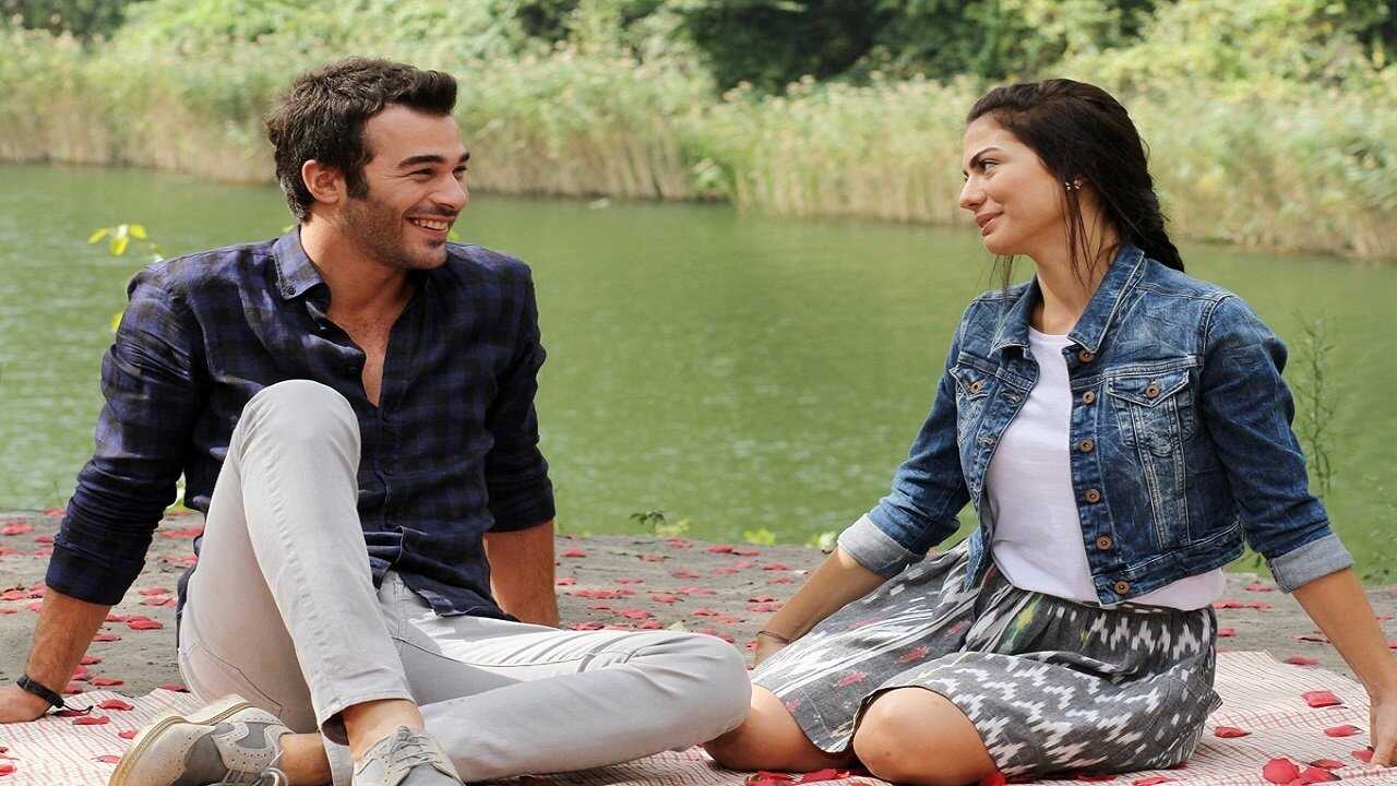 ES - Con Olor a Fresas (2015) 2