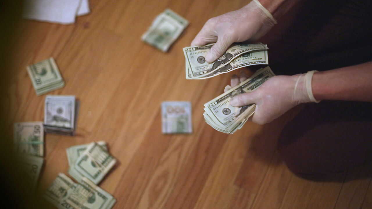 EN - Drugs, Inc. (2010) 2