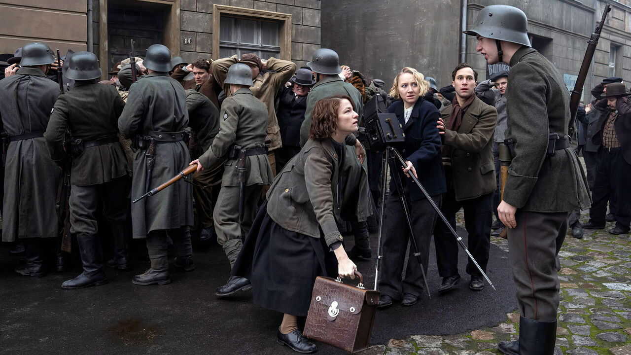 EX - Bauhaus: A New Era (2019) 3