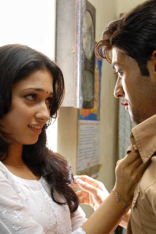 அயன் (2009) 0