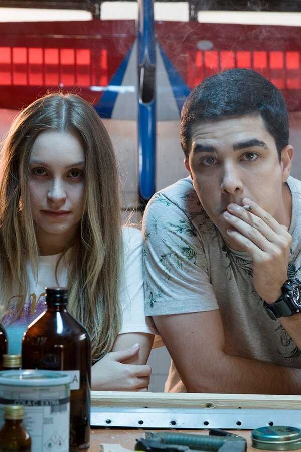 El Chico Que Mato A Mis Padres (2021) 0