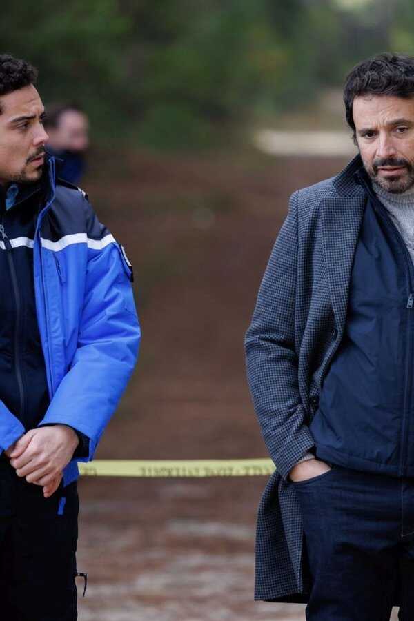 Dans l'ombre des dunes (2022) 0