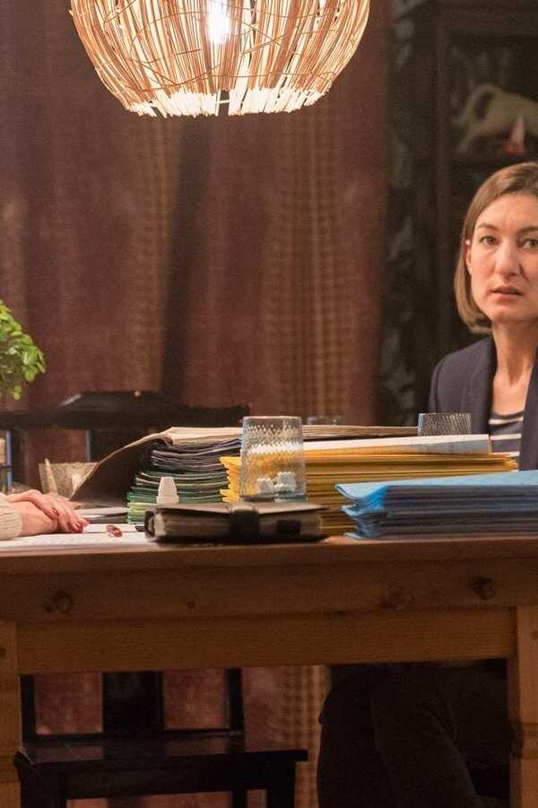 Unheimlich perfekte Freunde (2019) 0
