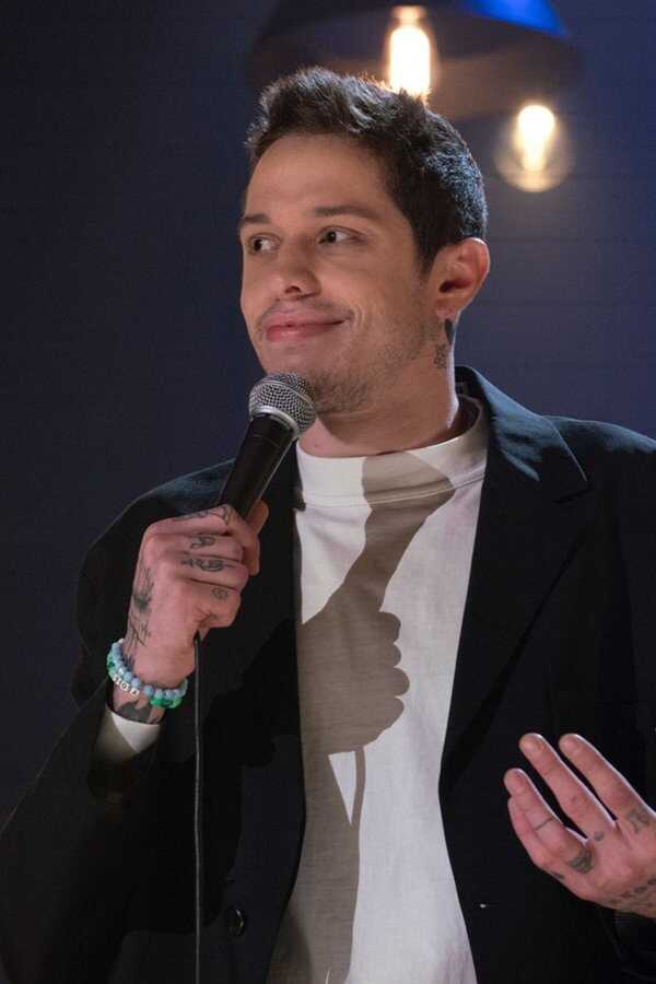 Pete Davidson: Alive from New York (2020) 0