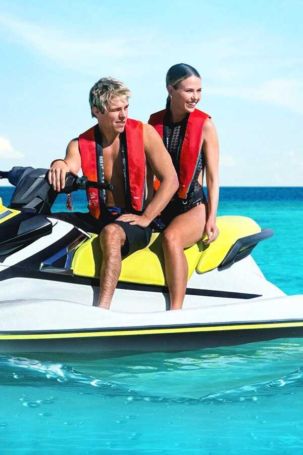 Love in the Maldives (2023) 0