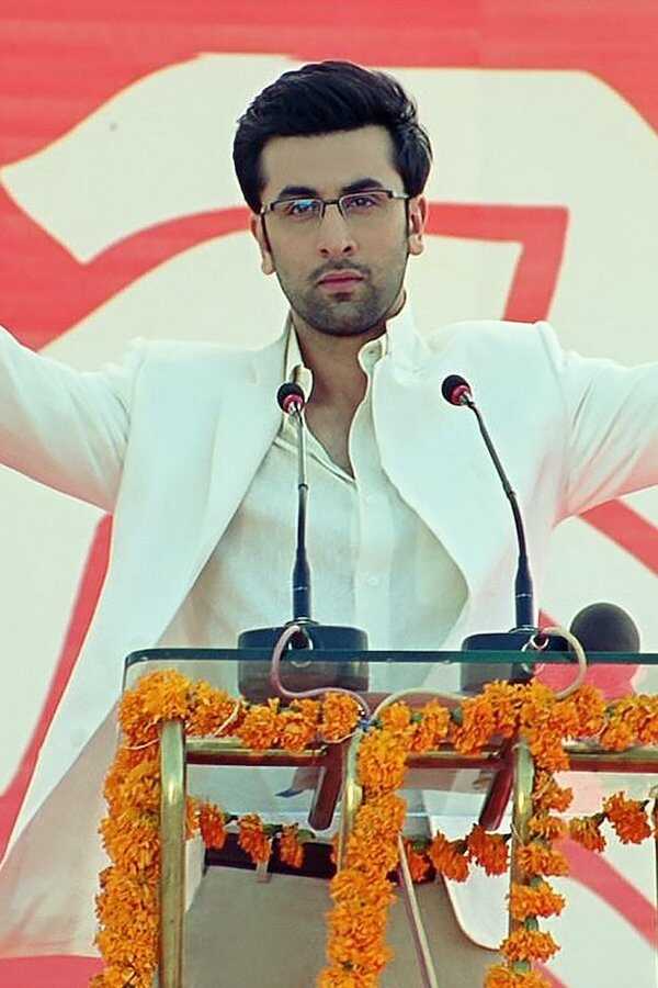 Raajneeti (2010) 0