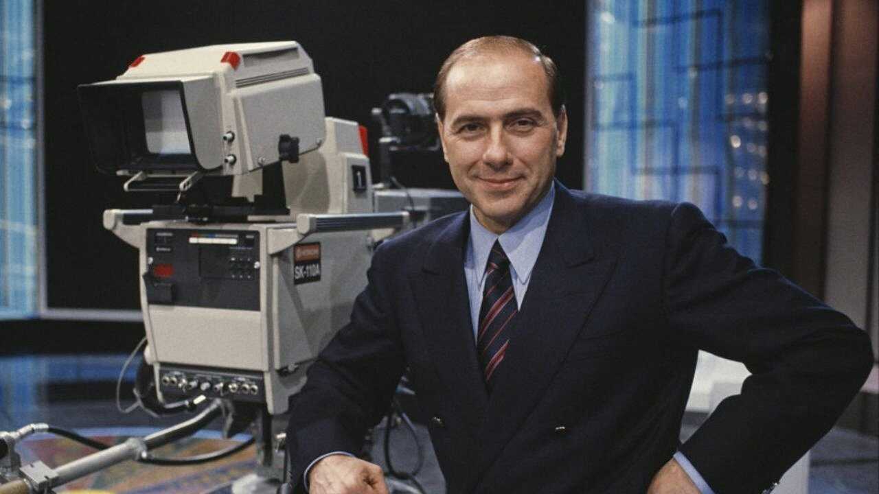 ES - El imperio Berlusconi (2024) (IT) 2