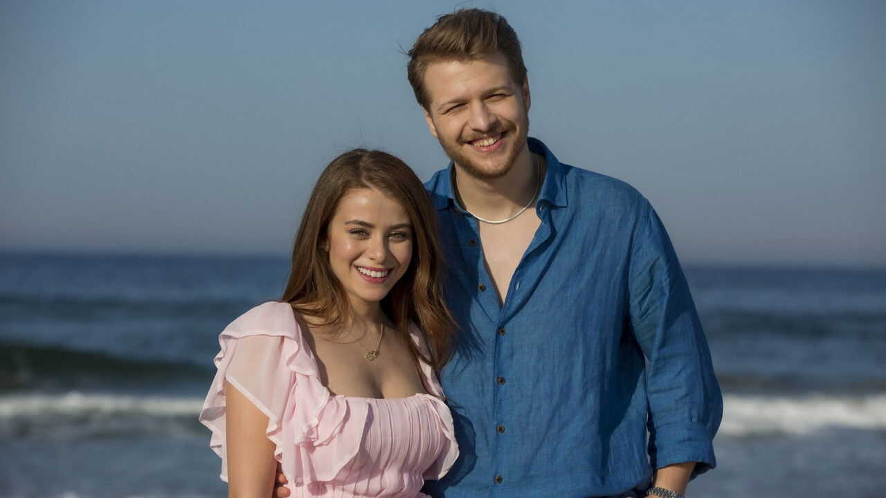 GR - Love and Hate (2022) (TR) 2