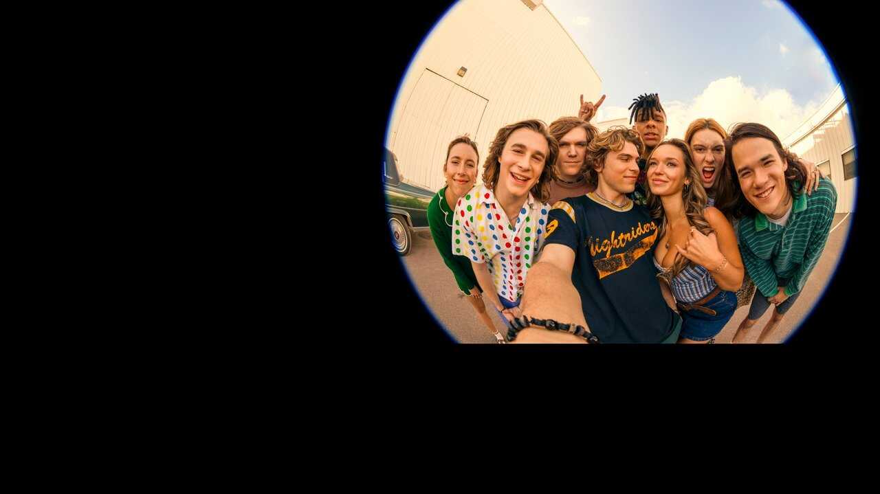 EN - The Runarounds (2025) (US) 4